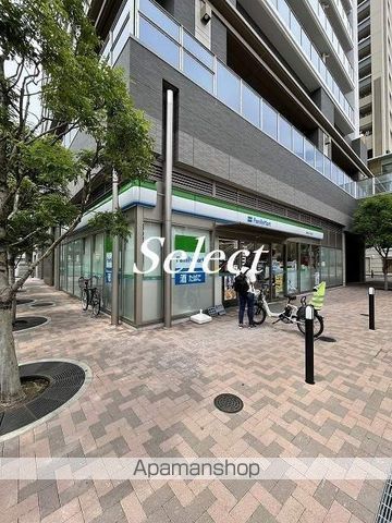 コンビニ　ファミリーマート東神奈川東口店（コンビニ）まで366m