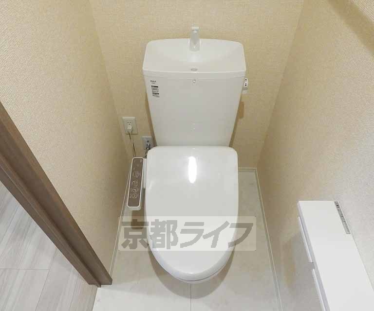京阪宇治線 六地蔵駅 徒歩2分 3階建 築2年のトイレ写真