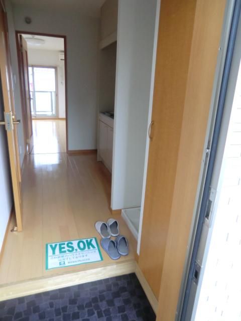 ロイヤルメゾンの玄関写真