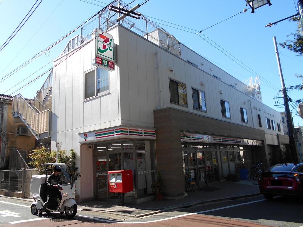 コンビニ　セブンイレブン杉並堀ノ内3丁目店（コンビニ）まで347m