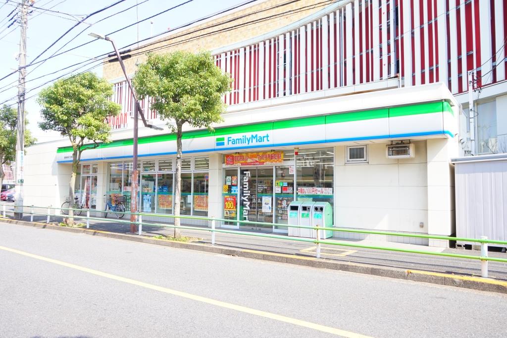 コンビニ　ファミリーマート 葛飾亀有四丁目南店（コンビニ）まで562m