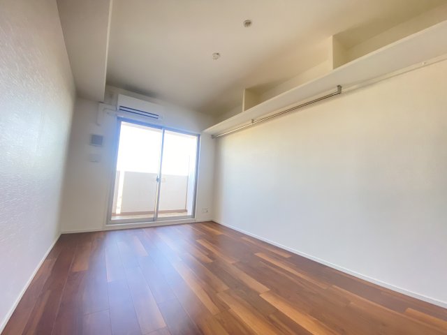SK RESIDENCES 放出の居間写真