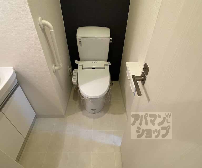 阪急京都線 西京極駅 徒歩2分 7階建 築16年のトイレ写真