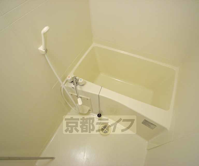 バス・シャワールーム　シンプルなバスルーム