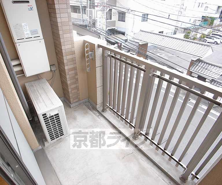 バルコニー　お部屋の外に出るとこんな感じです