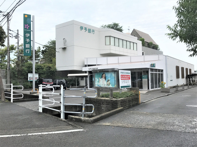 銀行　伊予銀行空港通支店（銀行）まで439m