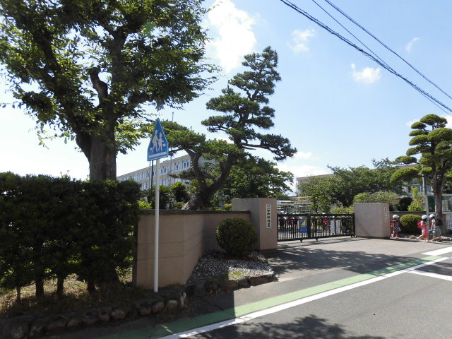小学校　浜松市立中ノ町小学校（小学校）まで524m
