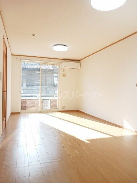 グレイスコートの居間写真