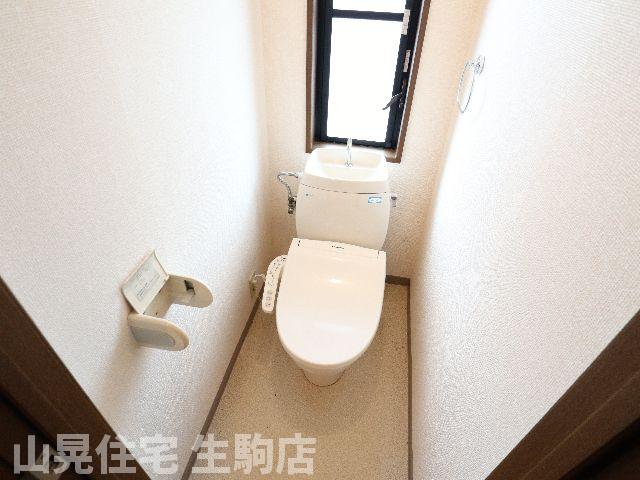 近鉄生駒線 一分駅 徒歩5分 2階建 築31年のトイレ写真