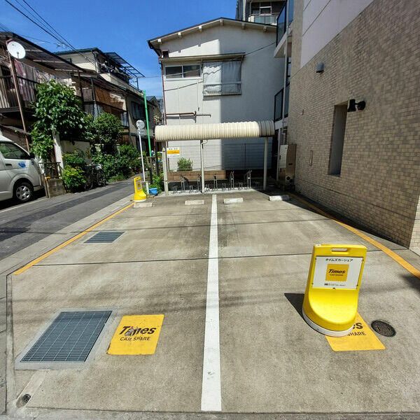駐車場　空き状況はお問い合わせください
