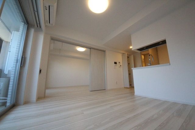 プレール・ドゥーク新宿Westの居間写真