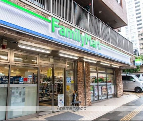 コンビニ　ファミリーマート高輪一丁目店（コンビニ）まで242m