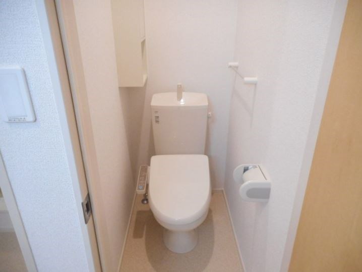 ＪＲ東海道本線 近江八幡駅 徒歩35分 2階建 築10年のトイレ写真