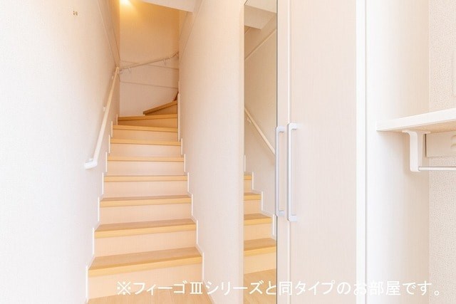 玄関　※建築中のため、同シリーズの写真をご参照ください。