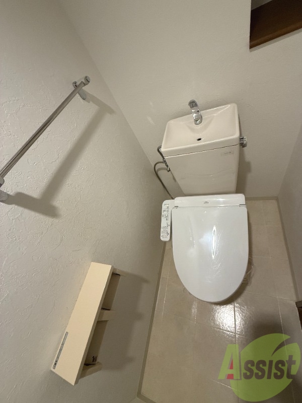 トイレ　トイレの写真です。シンプルで使いやすそうですね。