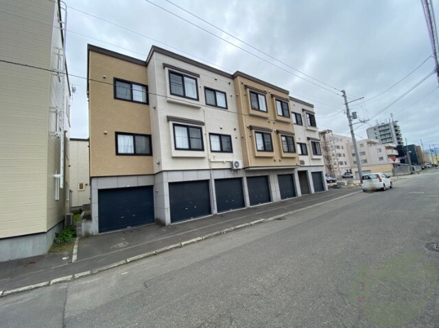 建物外観　札幌市東区北二十八条東「ＳｅｃｏｎｄＨｏｕｓｅ－Ｖｉｌｌａ」