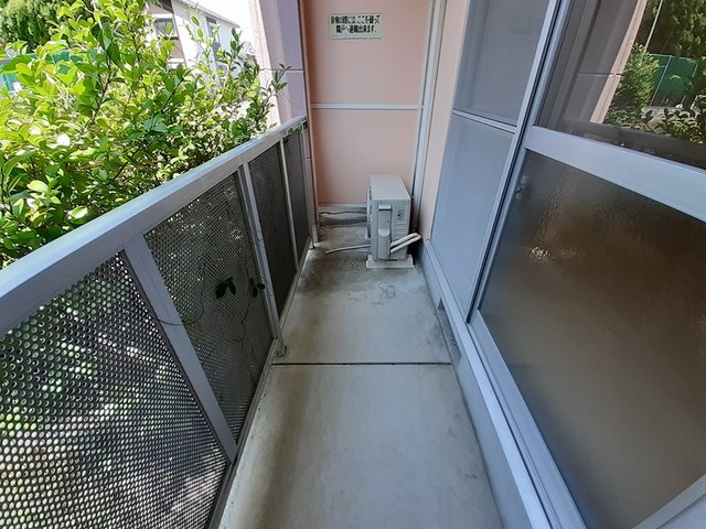 バルコニー　※同建物の別のお部屋の写真です。