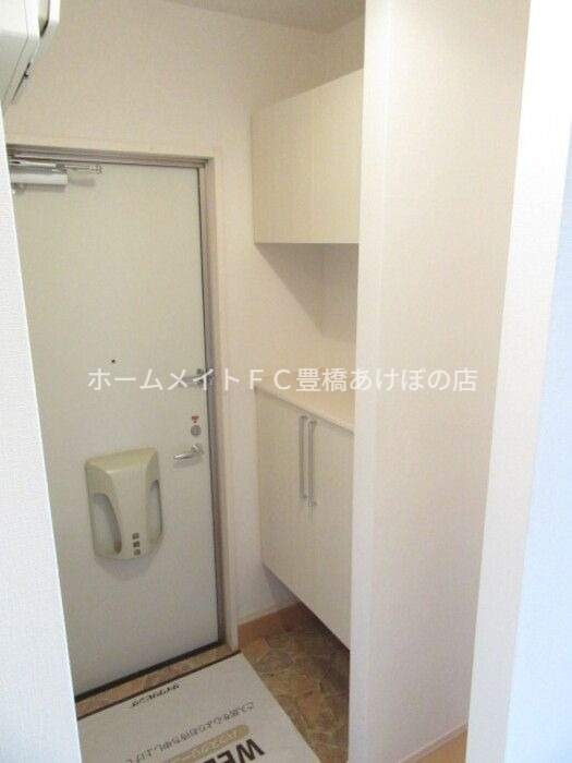 ジュノウタウン B棟の玄関写真
