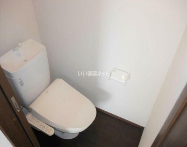 ＪＲ中央線 八王子駅 徒歩8分 3階建 築6年のトイレ写真
