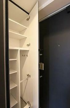 玄関　参考写真：別部屋タイプ