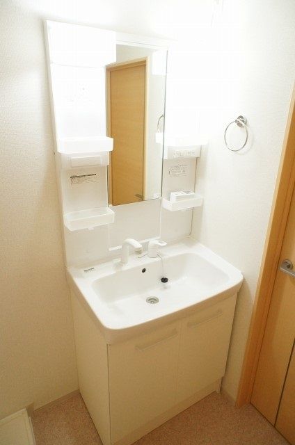 ＪＲ京浜東北線 大宮駅 バス乗車時間：15分 最寄りバス停で下車 徒歩5分 2階建 築14年の内装写真