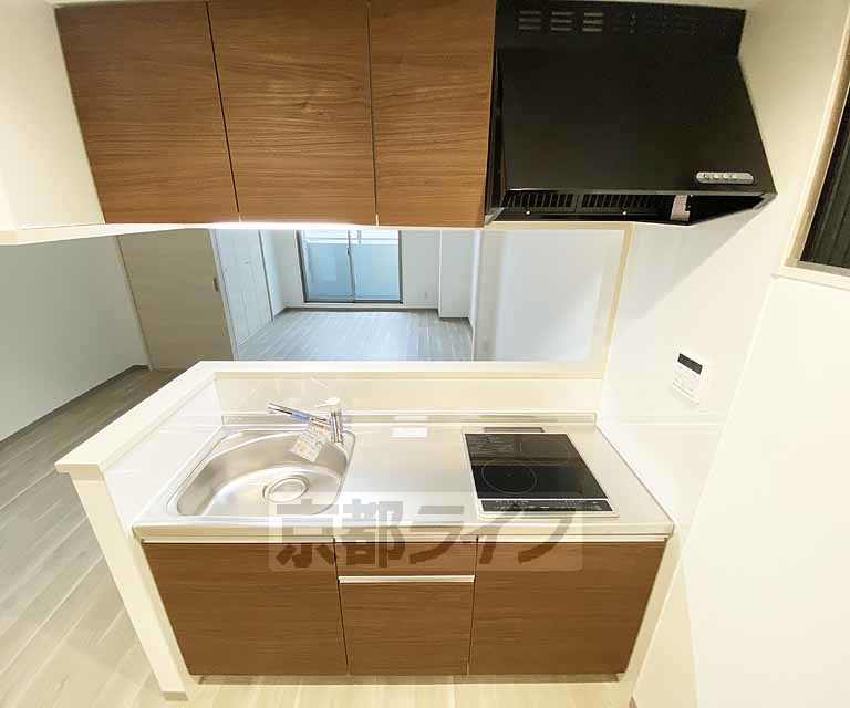 キッチン　ＩＨコンロを備えたシステムキッチンです。