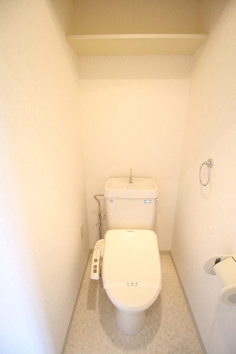パインコート江坂のトイレ写真