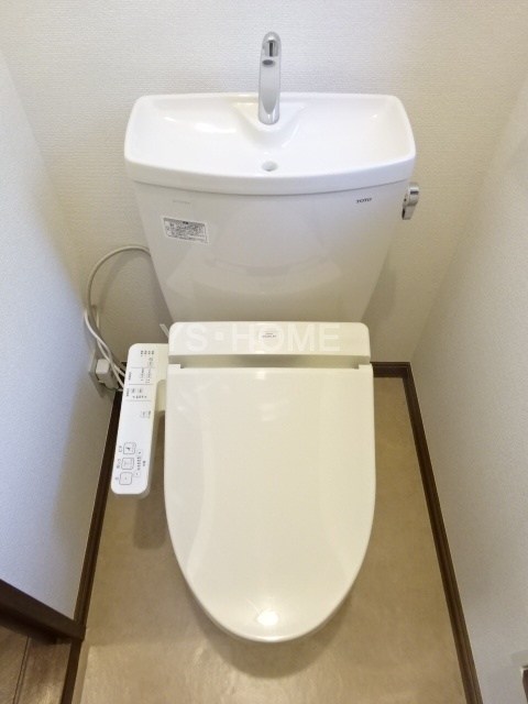 西武新宿線 上石神井駅 徒歩20分 2階建 築35年のトイレ写真