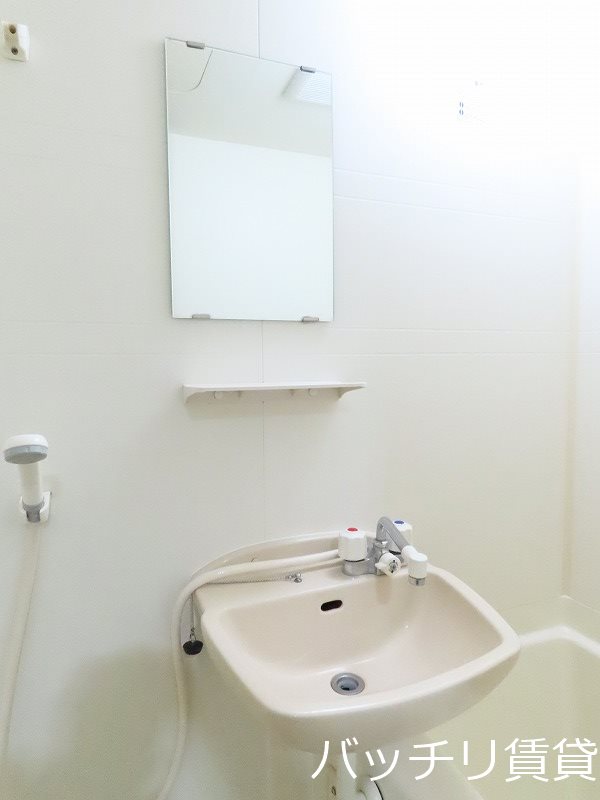 洗面設備　画像は同型タイプの為現状を優先致します。