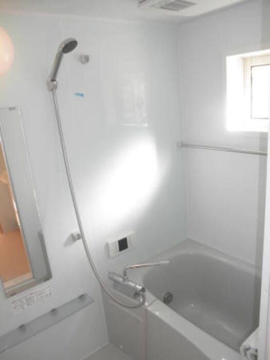 多摩都市モノレール 大塚・帝京大学駅 徒歩8分 2階建 築12年の風呂写真