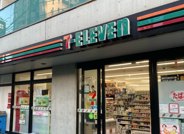 コンビニ　セブンイレブン港区白金1丁目南店（コンビニ）まで422m