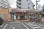 コンビニ　セブンイレブン近鉄布施駅南店（コンビニ）まで390m