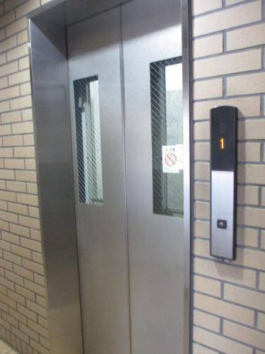 東京メトロ丸ノ内線 茗荷谷駅 徒歩9分 9階建 築24年の外観写真