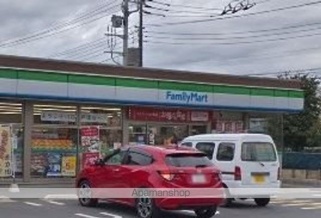 コンビニ　ファミリーマート川口戸塚店（コンビニ）まで637m