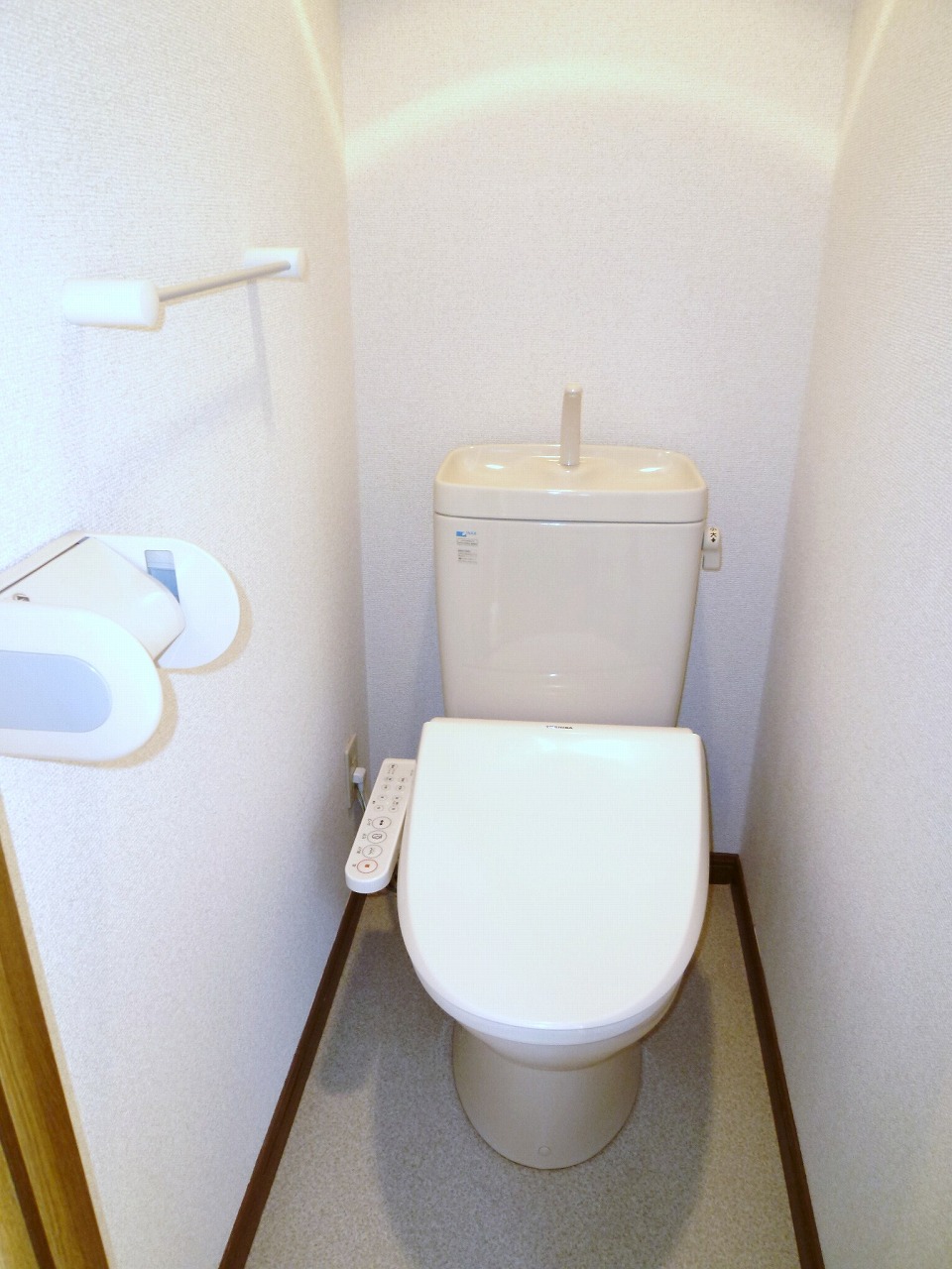 仙台市地下鉄東西線 八木山動物公園駅 徒歩7分 4階建 築39年のトイレ写真