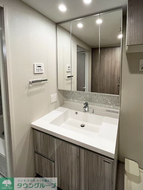 洗面設備　※写真は同タイプ住戸です。