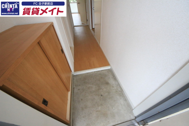 玄関　同物件別室写真