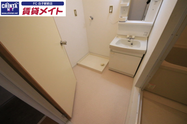 洗面設備　同物件別室写真