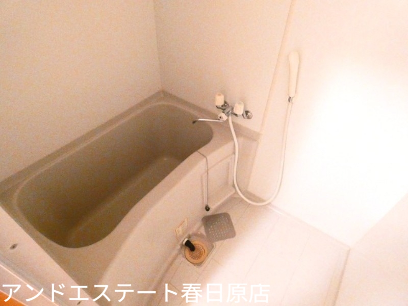 バス・シャワールーム　ワイドな浴槽
