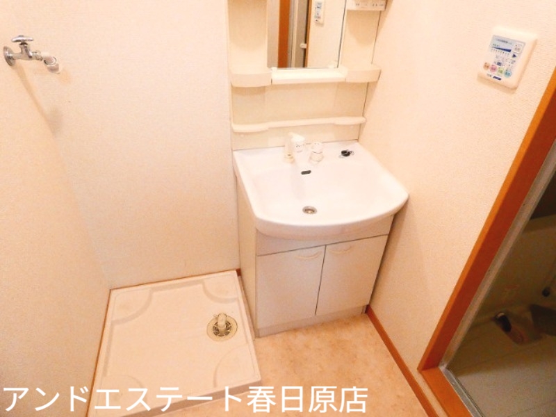 洗面設備　シャンプードレッサー付き洗面台