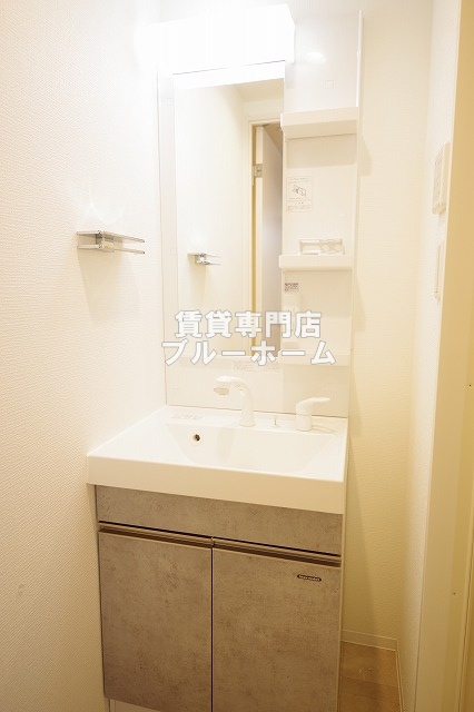 洗面設備　洗面所も収納豊富！