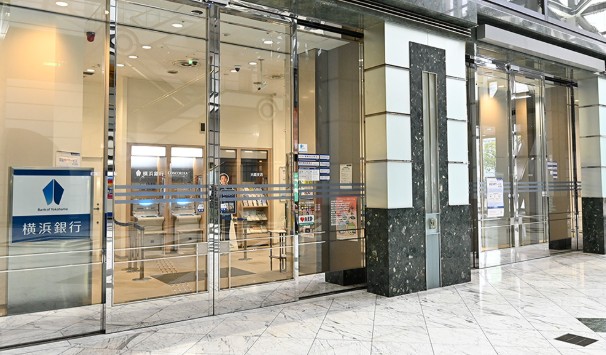 銀行　横浜銀行大森支店（銀行）まで260m