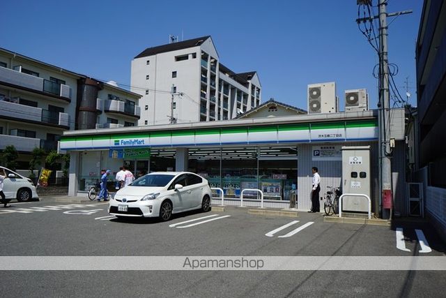 コンビニ　ファミリーマート（コンビニ）まで450m