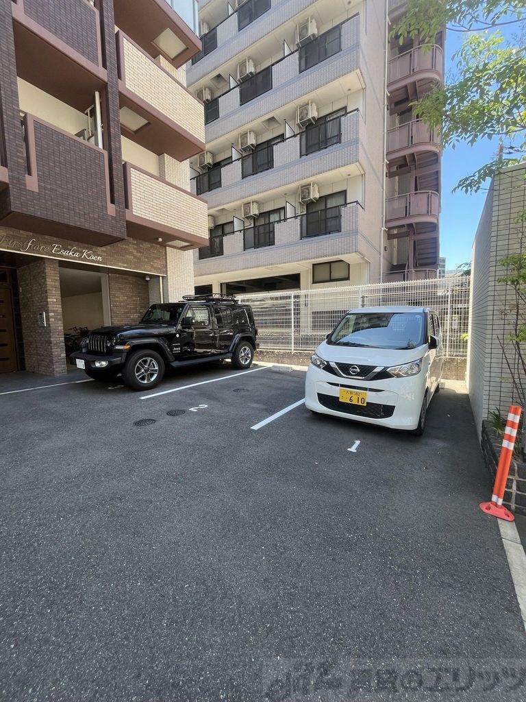 駐車場　駐車場
