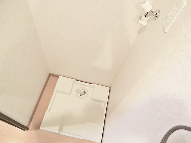 その他　脱衣スペースに洗濯機置き場あります！
