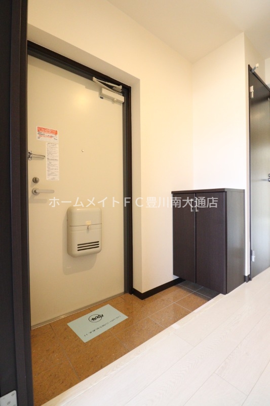 玄関　同型別部屋