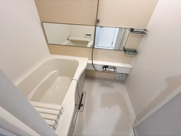 青葉町2丁目一棟二戸の風呂写真