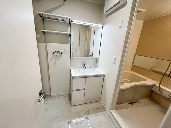 青葉町2丁目一棟二戸の内装写真