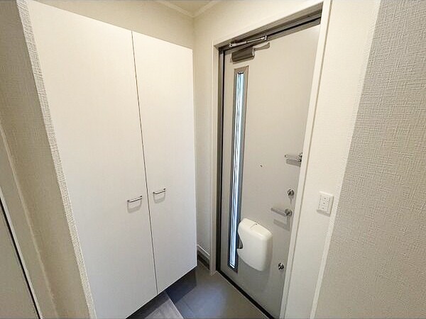 青葉町2丁目一棟二戸の玄関写真