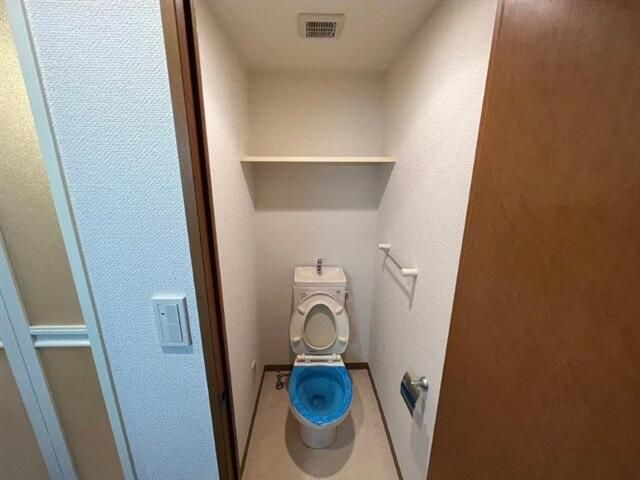 都営浅草線 馬込駅 徒歩4分 4階建 築23年のトイレ写真